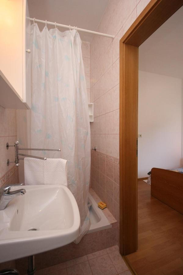 Apartment Stara Novalja 6301B エクステリア 写真